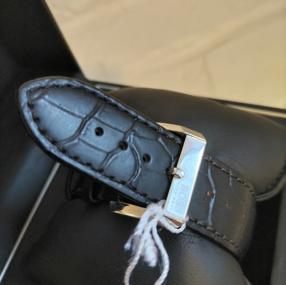 HUGO BOSS Men’s Rectangular Multifunction Watch Leather Strap 1512648, Day/Date - Picture 9 of 10